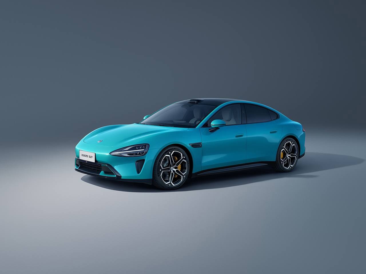 Xiaomi представила свой первый электрокар SU7: быстрый, дальнобойный и зимний