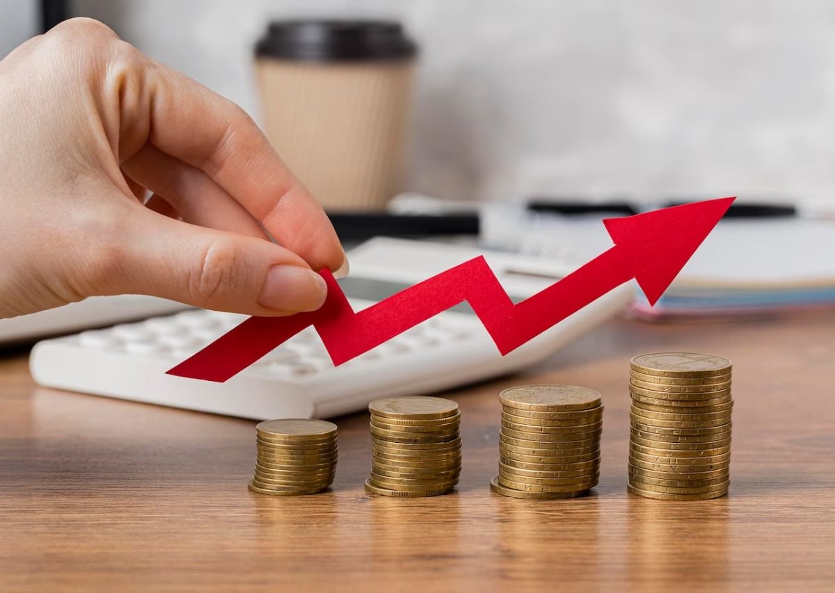 Доля компаний с планами повысить отпускные цены выросла до максимума с весны 2022-го