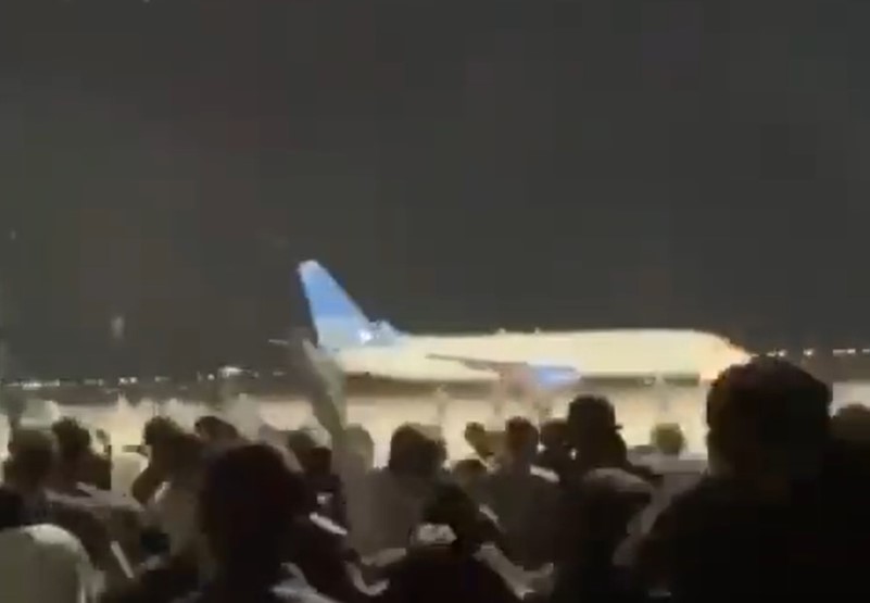 В Махачкале протестующие против палестино-израильского конфликта ворвались в аэропорт и ранили более 20 человек