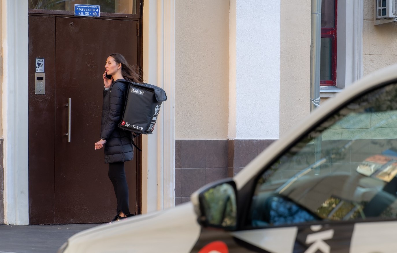 Почти две трети россиянок готовы работать курьерами