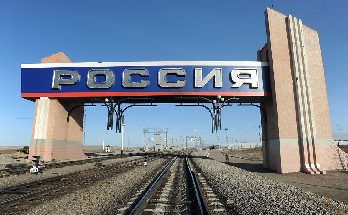 Мигранты стали реже приезжать в Россию