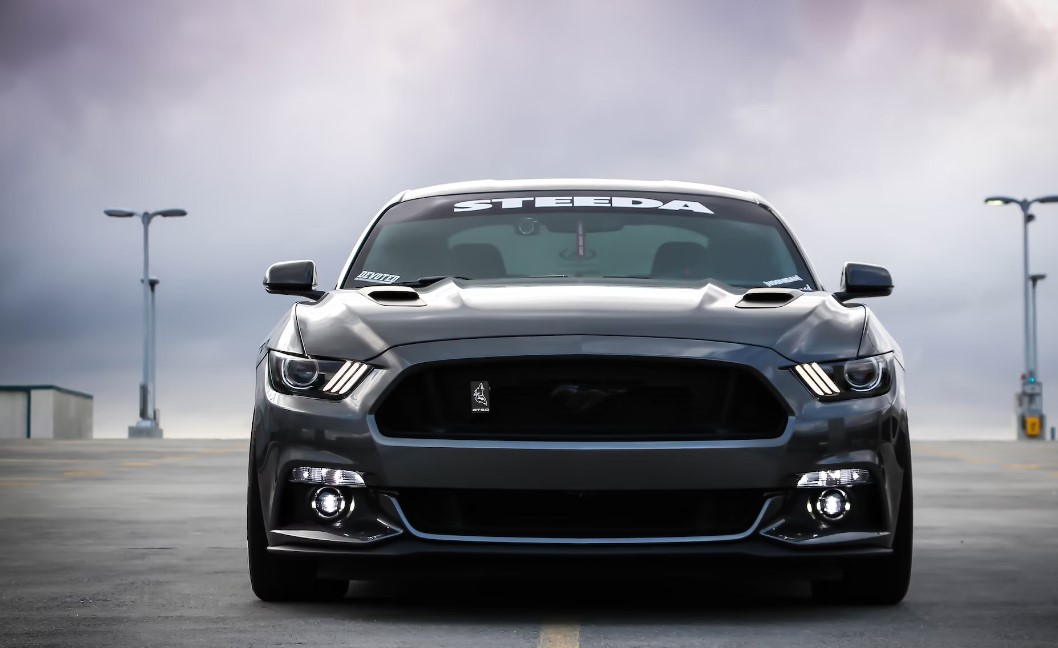 Россияне стали чаще покупать роскошные автомобили