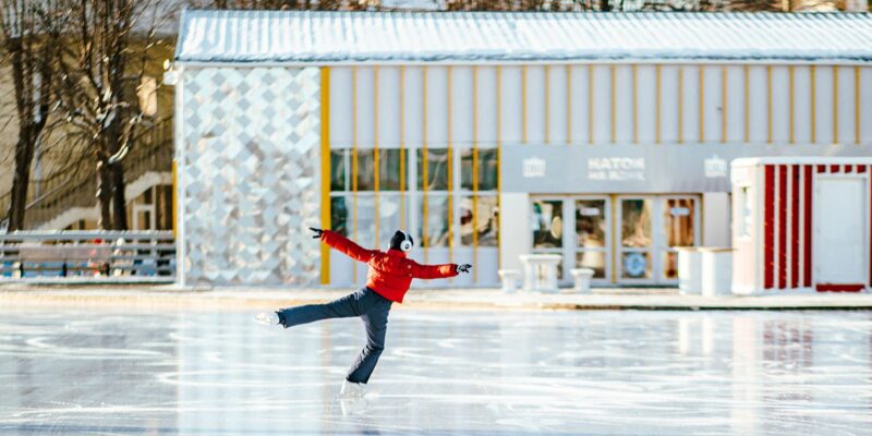 Лыжи, коньки и бег: как активно провести зимние каникулы на ВДНХ
