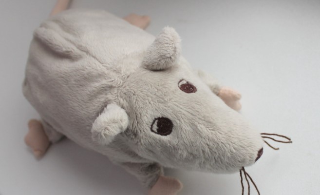 В Москве появилось необычное объявление о продаже плюшевых крыс из IKEA за 10 миллионов рублей