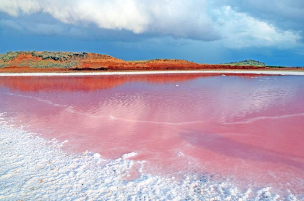 На Гавайях появилась «барби-озеро»