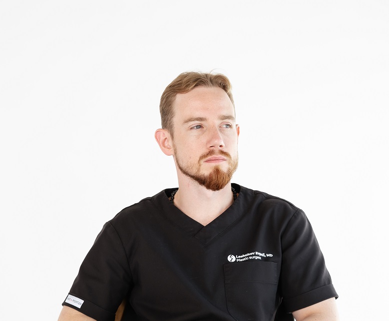 Тренды из «кино для взрослых» в эстетической медицине: интервью пластического хирурга Евгения Лешунова