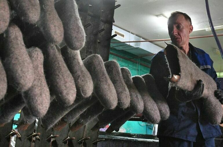 В России возник ажиотажный спрос на валенки