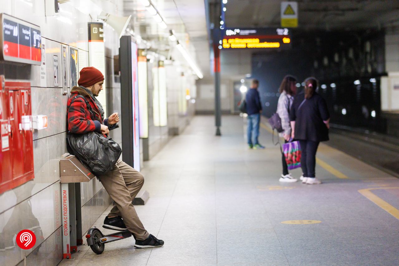 В Москве появились новые 4 скамейки с подогревом